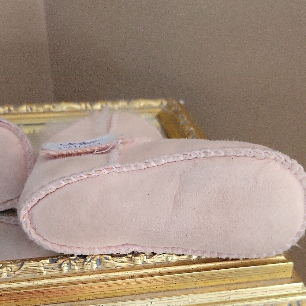 UGG Infant Pink Bootie Slippers Medium 12-18 Months - So Warm - Picture 4 of 10